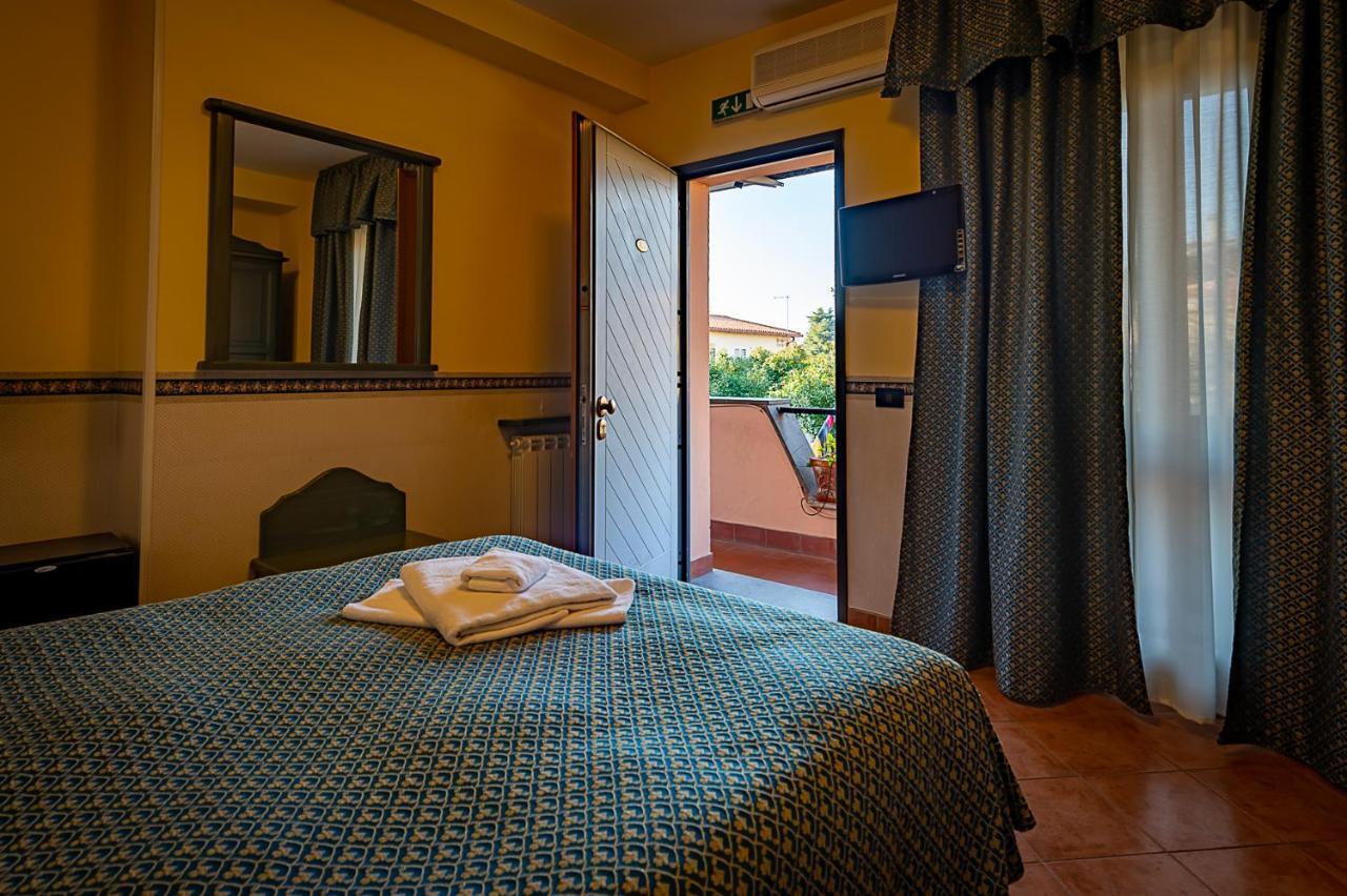 Hotel Louis II Ciampino Exterior photo