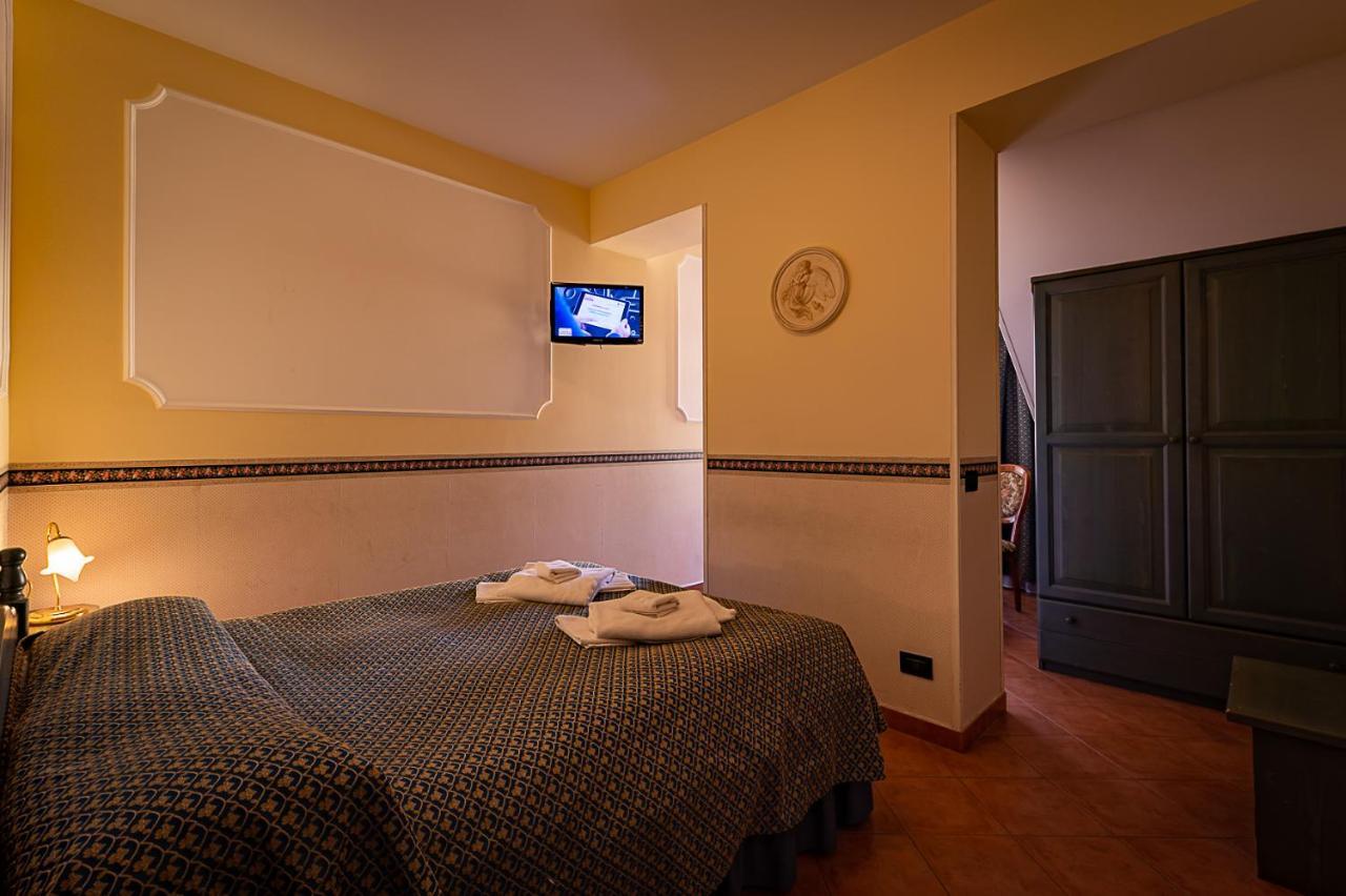 Hotel Louis II Ciampino Exterior photo