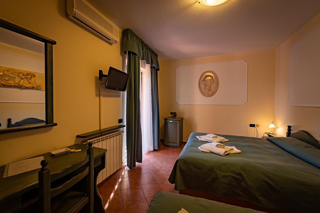 Hotel Louis II Ciampino Exterior photo